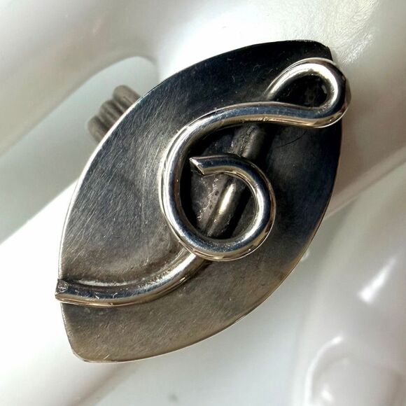 Artisan Silver Treble Clef adjustable Statement Ring - Picture 6 of 12